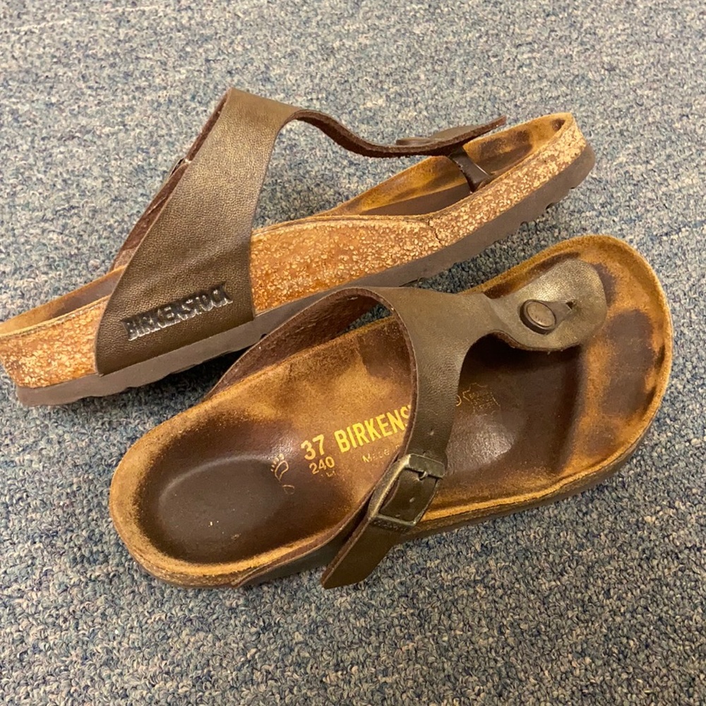 women’s birkenstock gizeh style sandals